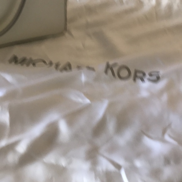 EUC Michael Kors authentic handbag with matching wallet, dust bag and adj strap - Picture 9 of 16